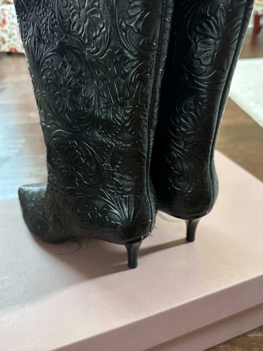 Franco Sarto Amari Floral Embossed Pointed
Toe Boot black size 8 New - Picture 7 of 16